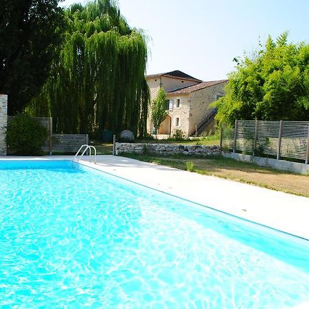 Les Foucauds Hotell Saint-Quentin-de-Caplong Exteriör bild