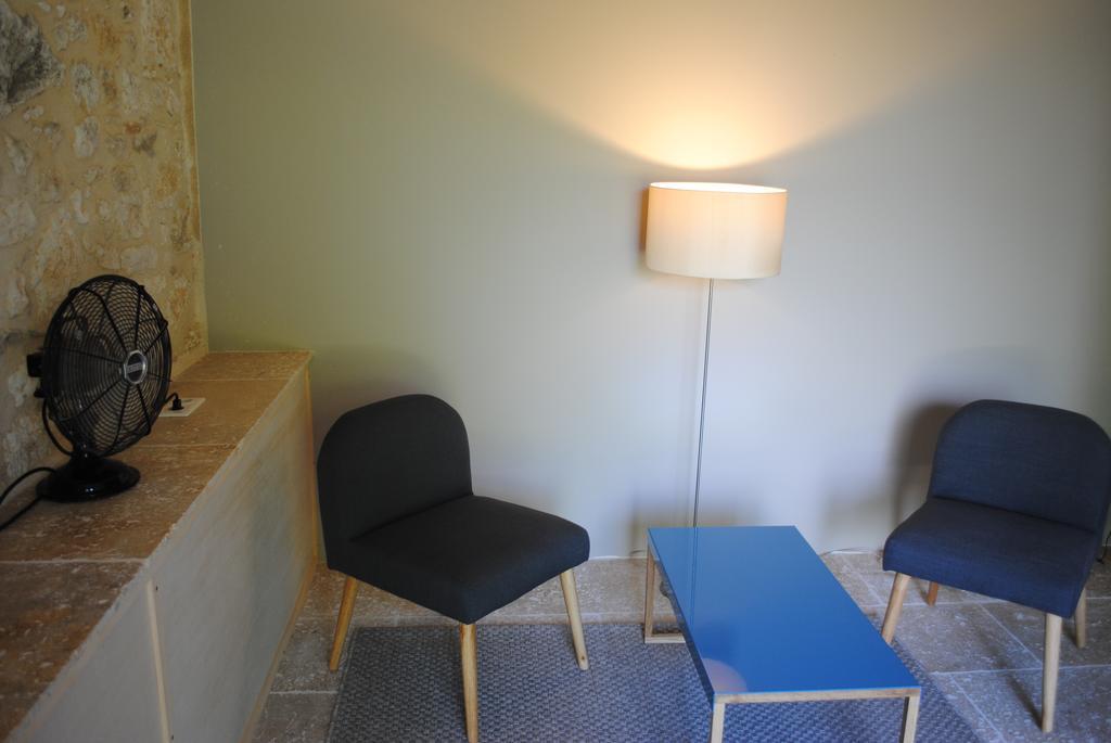 Les Foucauds Hotell Saint-Quentin-de-Caplong Rum bild