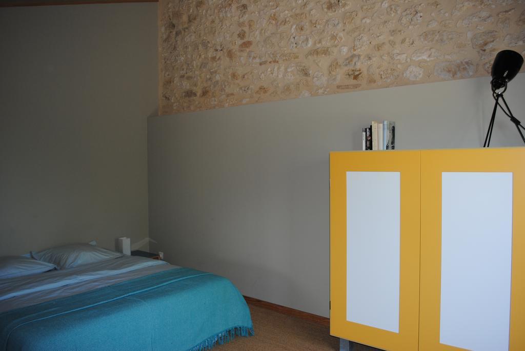 Les Foucauds Hotell Saint-Quentin-de-Caplong Rum bild
