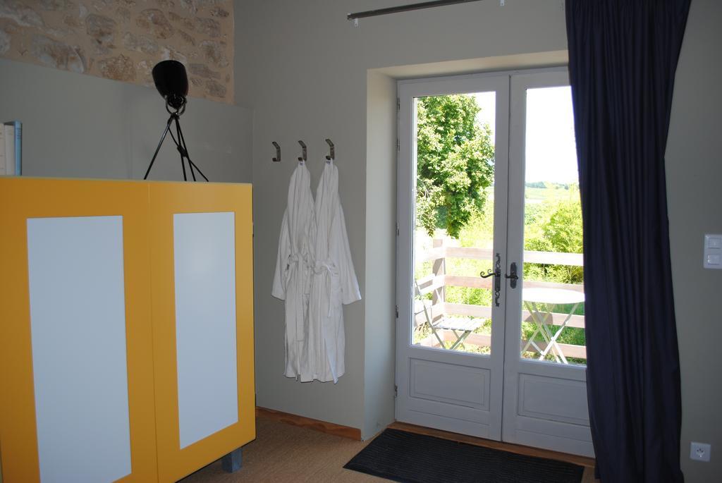 Les Foucauds Hotell Saint-Quentin-de-Caplong Rum bild