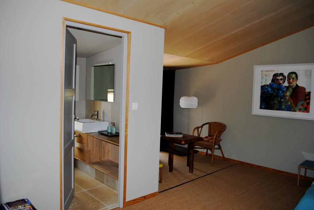 Les Foucauds Hotell Saint-Quentin-de-Caplong Rum bild