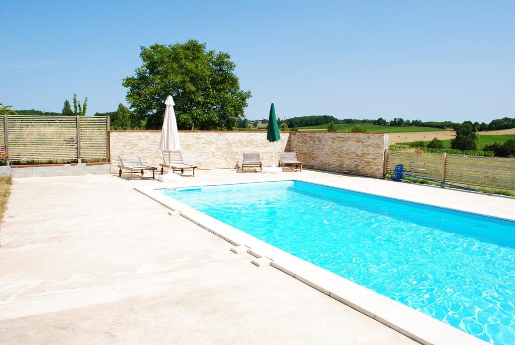 Les Foucauds Hotell Saint-Quentin-de-Caplong Exteriör bild