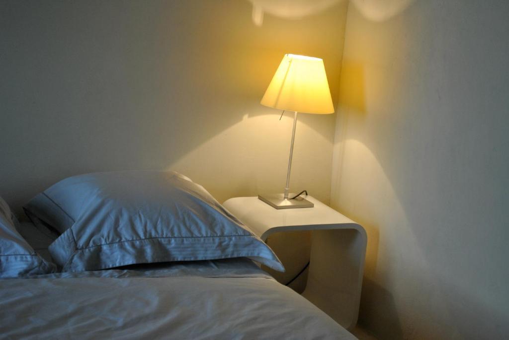 Les Foucauds Hotell Saint-Quentin-de-Caplong Rum bild