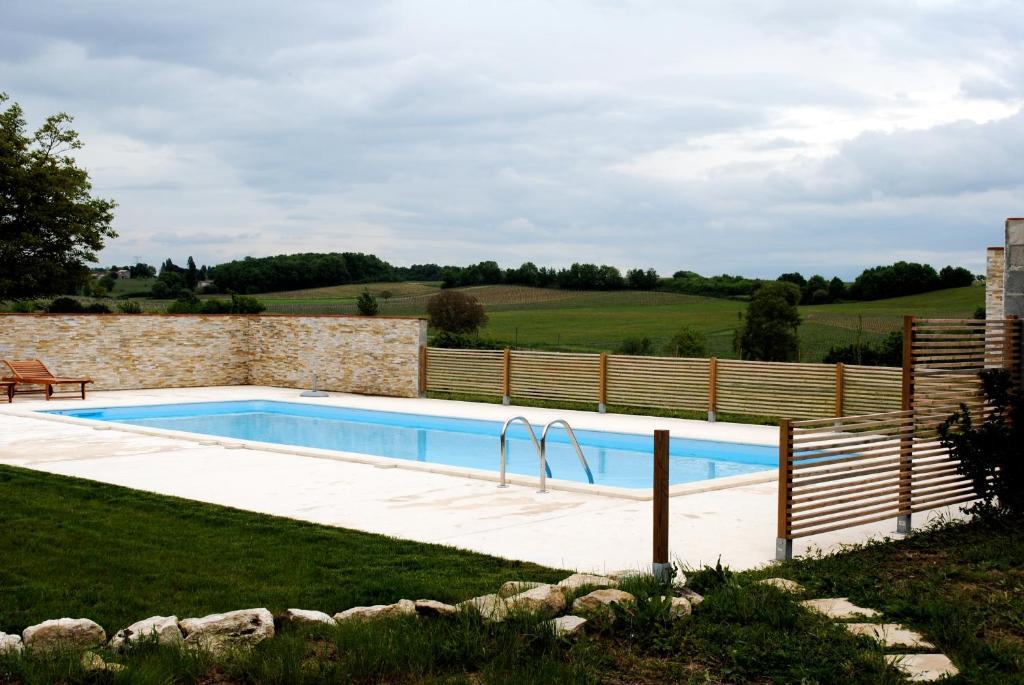 Les Foucauds Hotell Saint-Quentin-de-Caplong Exteriör bild