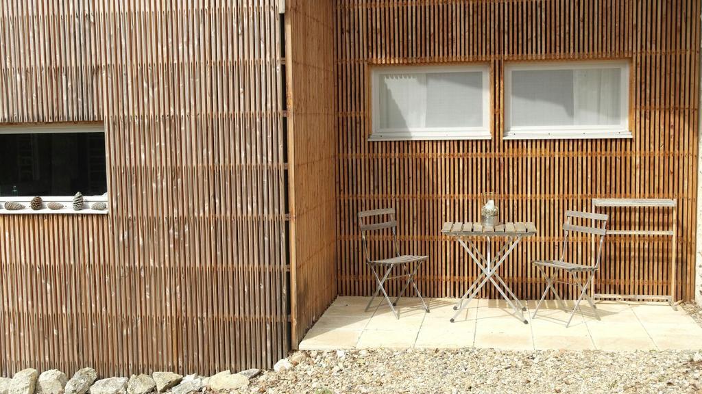 Les Foucauds Hotell Saint-Quentin-de-Caplong Exteriör bild