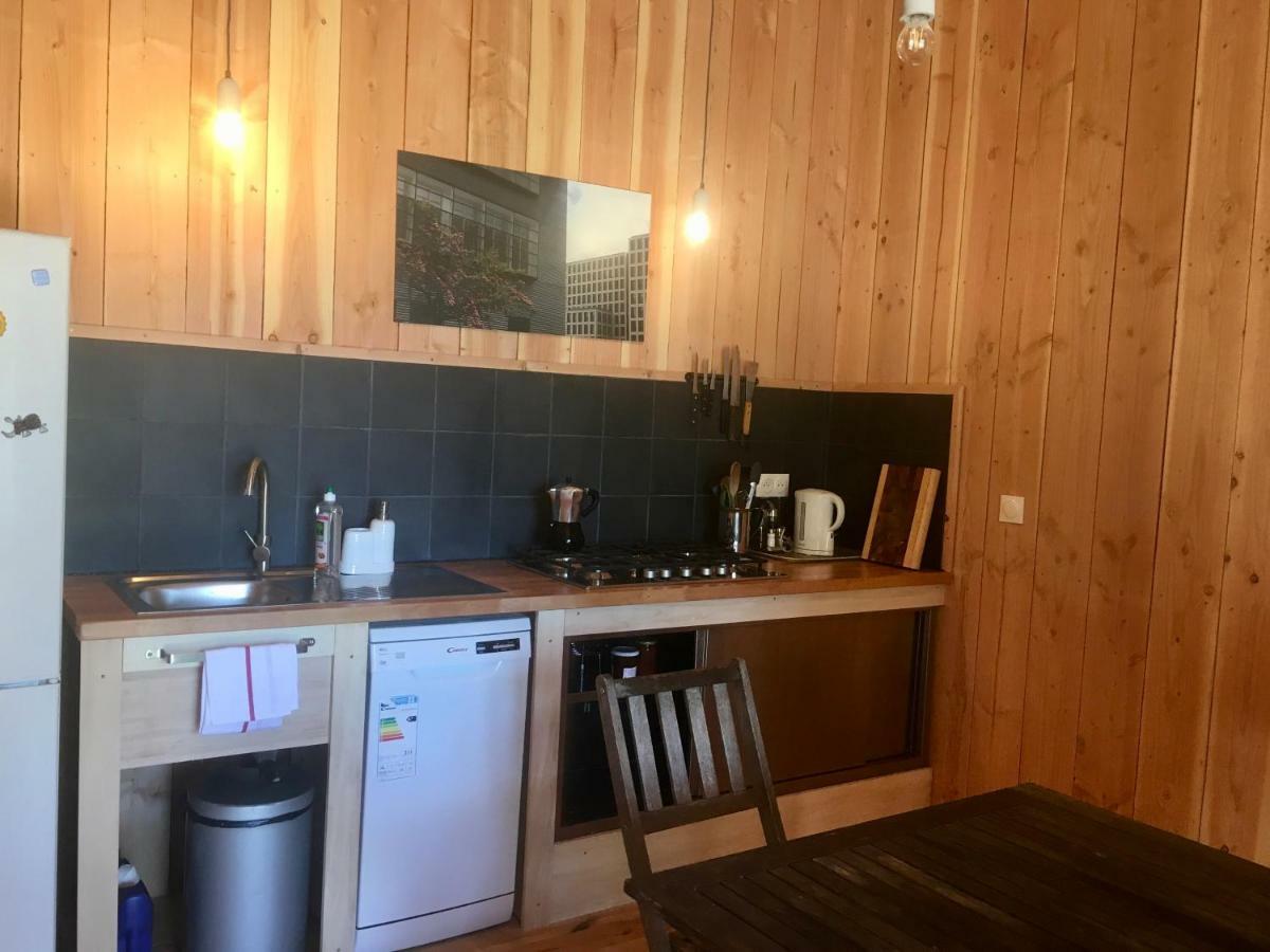 Les Foucauds Hotell Saint-Quentin-de-Caplong Exteriör bild